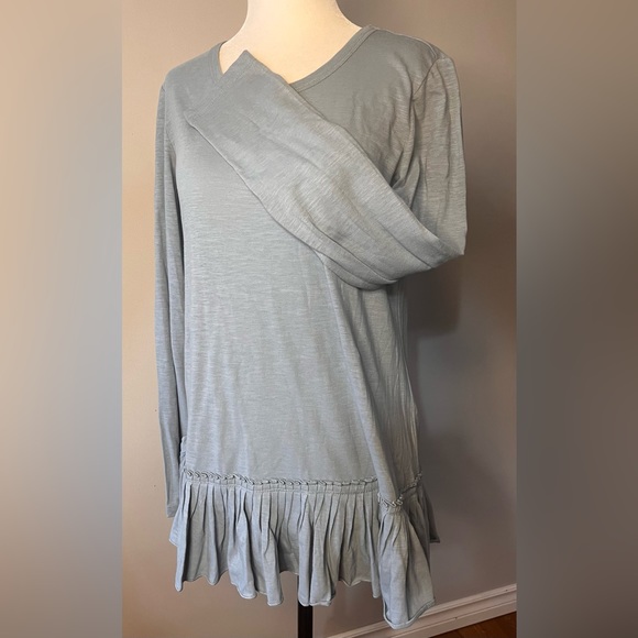 NWOT LOGO Pastel Blue Long Sleeved Tunic w/ Ruffles on the Bottom!! - Picture 2 of 9